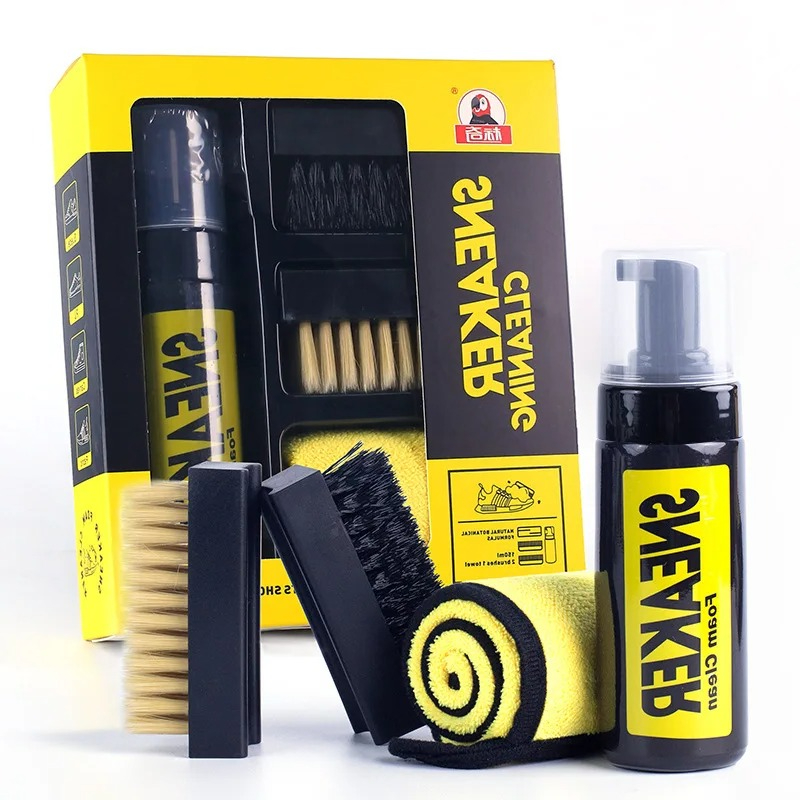Sneaker Care For Suede - 150ml水なしフォームスニーカークリーナーキット（ブラシとクロス付き）白い靴、スエードブーツ、ドライクリーニング用
